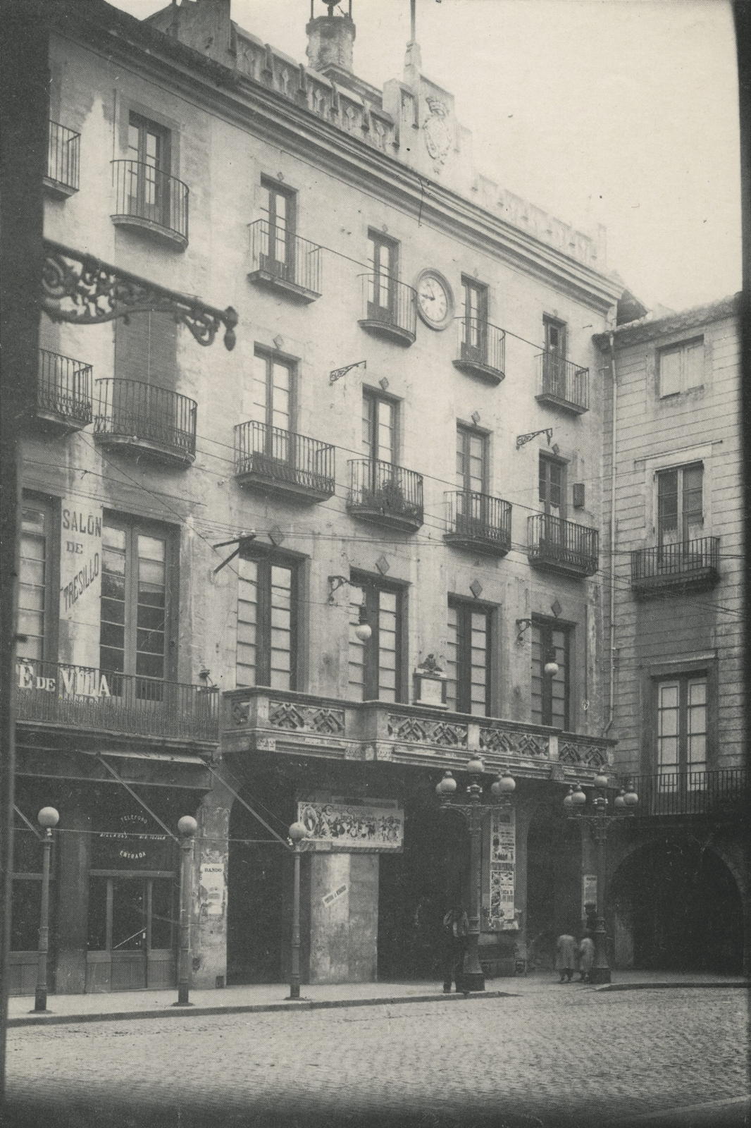 Desconegut, [Façana de l'Ajuntament de Girona]