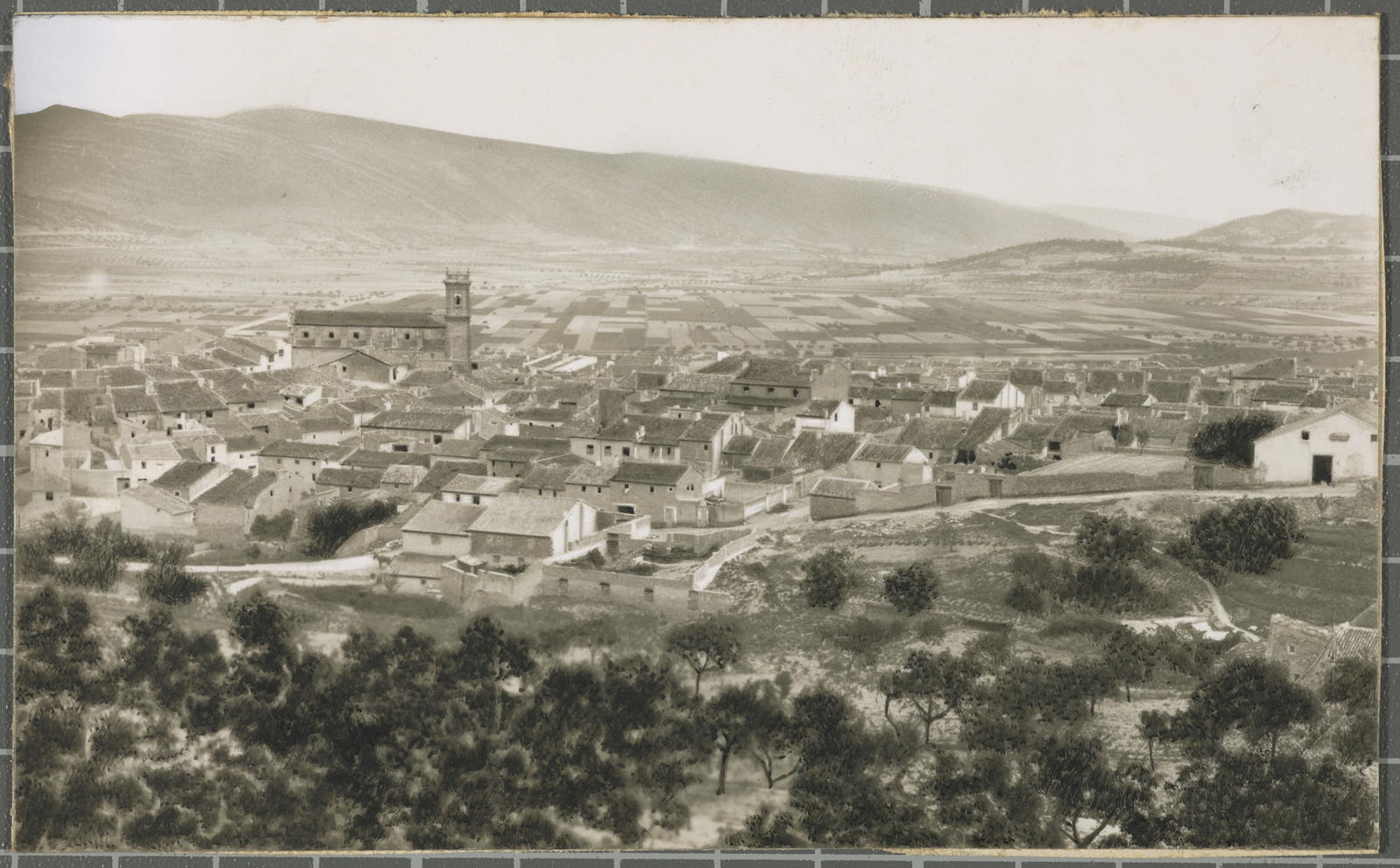 Desconegut, [View of a village]