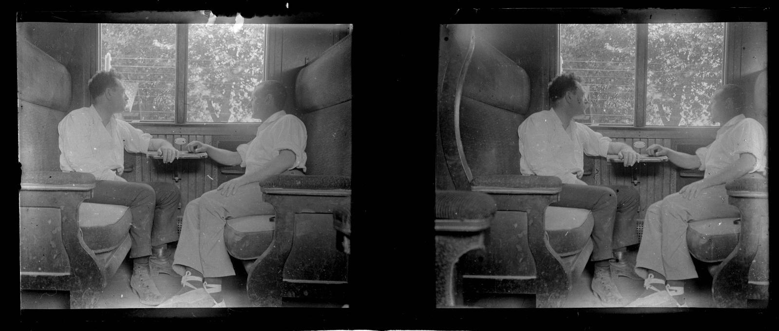 Desconegut, [Train travel]
