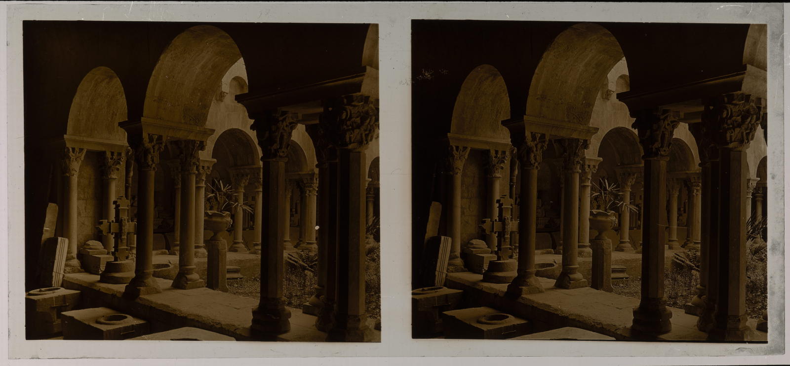 Desconegut, [Saint Peter’s Cloister of Galligants]